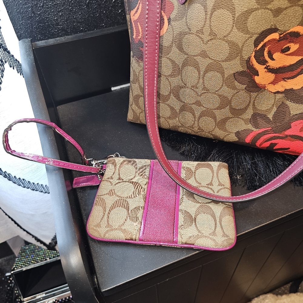 Coach Tote - Picture 6 of 6